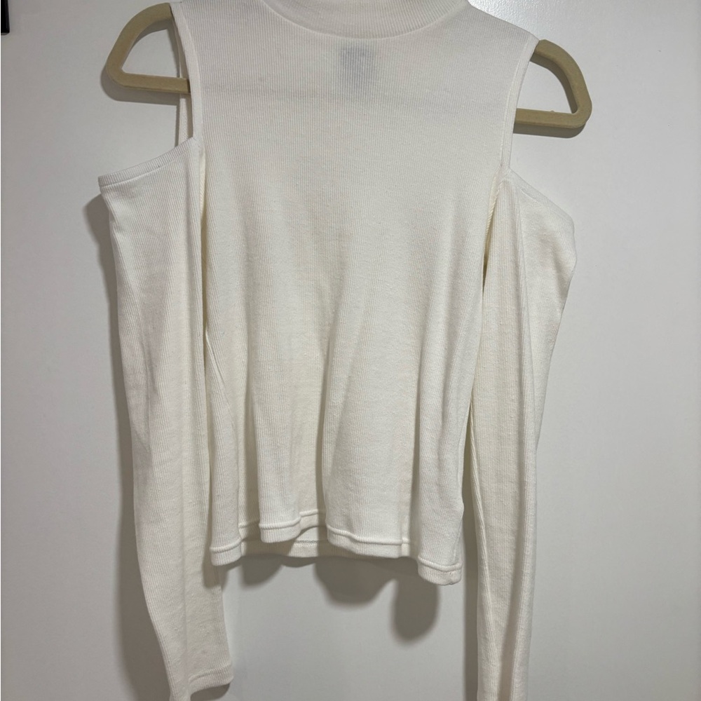 Mockneck Rib Cold Shoulder Top - Picture 2 of 10